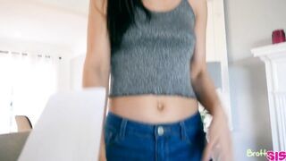 Alina Lopez szereti szopni a bátyó faszát