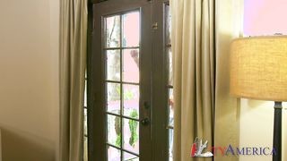 Szomszéd anyuci és a méretes dákó