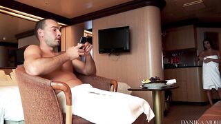 Danika Mori a hotelban szexel