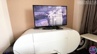 Csöcsös tini barátnő lovagol