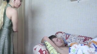 Anyu te mi a pélót csinálsz?