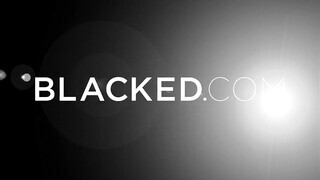 Cadence Lux és Anya Olsen gruppenbe dugnak