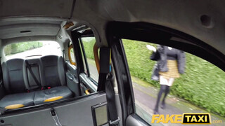 Fake Taxi - Szoknyás tini picsa a taxissal közösül