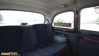 Fake Taxi - Kiara Lord a magyar tini a taxiban dug