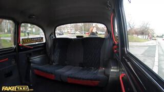 Fake Taxi - Latin tini csajok basznak a taxiban