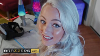 Brazzers - Nicolette Shea élvezi ha durván döngetik