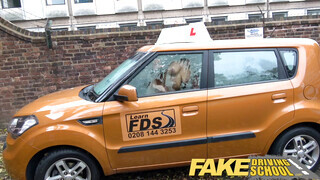 Fake Driving School - Tini nőci az oktatóval kúr