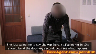 FakeAgent - picike világos szőke picsa nem nedvesedik
