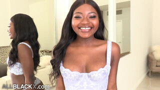 AllBlackX - Noemie Bilas a cuki fekete nőci