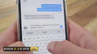 Brazzers - Alexis Fawx a hatalmas cicis nevelő anya