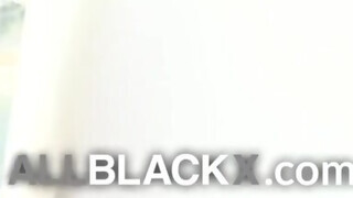 AllBlackX - Lala Ivey a hatalmas kannás tini