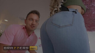 Brazzers - Katie Kush és Kayley Gunner hármasban kúrel