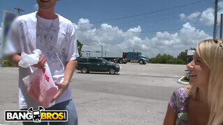 BANGBROS - Tessa Taylor beugrik a BangBus-ba