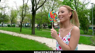 BraceFaced - foncsikos és fogszabályzós tini kisasszony