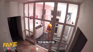 Három leszbikus csajszi kényezteti magát - Fake Hostel