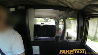 FakeTaxi - Rio Lee a méretes tőgyes csoki hölgyemény