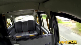 Fake Taxi - Amber Jayne lovagol a taxis káróján