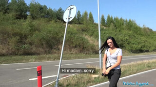 Méretes keblű tini csaj pénzért közösül - Public Agent