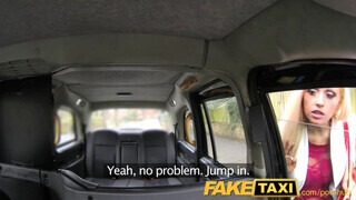 FakeTaxi - Csöcsös világos szőke popsiba rakva