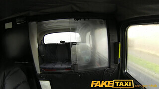 FakeTaxi - Világos Szőke hatalmas seggű lány megdöngetve
