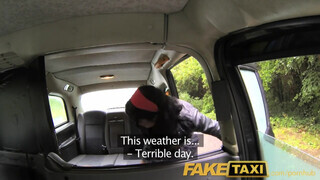 FakeTaxi - brazil spiné hátsó bejáratba rakva