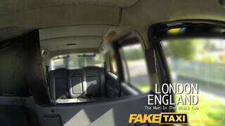 FakeTaxi - begerjedt latina lány