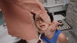 Brazzers - Violet Myers a fürdőben dug
