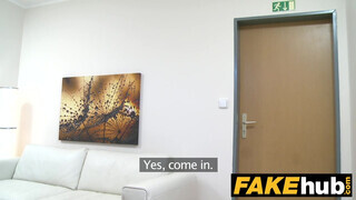 Fake Agent - ártatlan csoki kisasszony és a hímtag esete