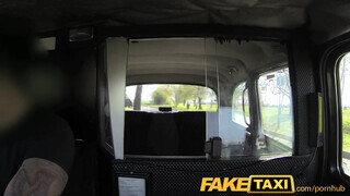 FakeTaxi - ártatlan kicsike tini nőci és a vastag fütykös
