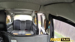 Fake Taxi - Rina Ellis a fullos sulis csajszi