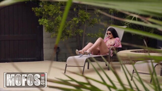 MOFOS - LaSirena69 a méretes kannás brazil lány