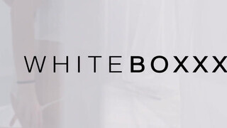 WhiteBoxxx - Leanne Lace kinyalatja a kicsike pináját