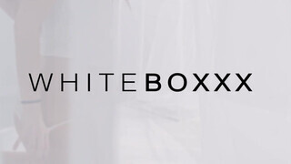 WhiteBoxxx - Ivana Sugar szűk kicsike picsája