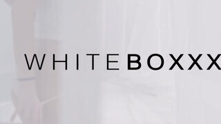 WhiteBoxxx - Lana Roy méretes picsájú orosz pornószínész