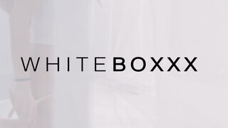 WhiteBoxxx - dupla ultra bombázó leszbikus kényezteti egymást