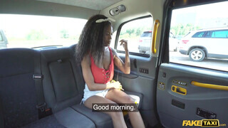 Fake Taxi - Tina Fire a méretes tőgyes csoki hölgyemény