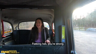 Fake Taxi - Nataly Gold kúrel a taxissal