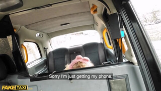 Fake Taxi - Fullos brazil spiné bekúrva a taxiban