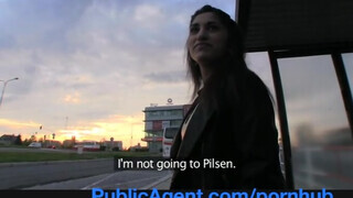 PublicAgent - szexy ázsiai picsa felszedve a buszmegállóban