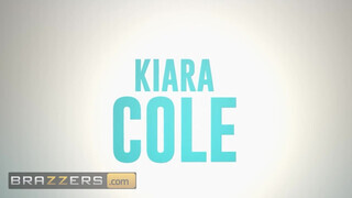 Brazzers - Kiara Cole és Charli Phoenix hármasban dugnak