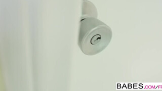 Babes - a picike Dakota Skye