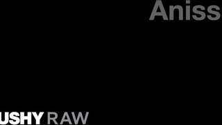 TUSHYRAW - Anissa Kate popójába dákót tolnak