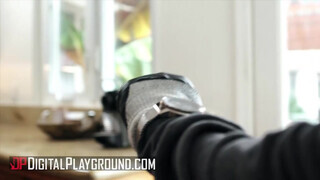 Digital Playground - Alina Lopez kinyalva és meghágva