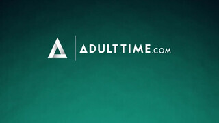 21 SEXTREME - Daphne Klyde a cuki tini kiscsaj