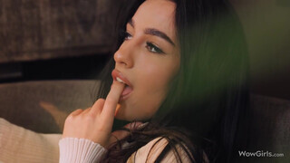 WOWGIRLS - Kama Oxi teljesen felizgult