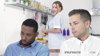 PrivateBlack - Taylor Sands hármasban szexel