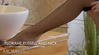 Florane Russell a gyönyörű cseh csöcsös milf