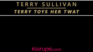 Terry Sullivan kényezteti magát