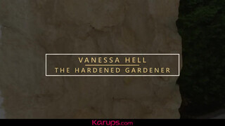 Karups - Vanessa Hell a pici keblű milf