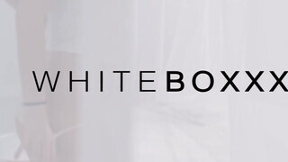 WhiteBoxxx - Eveline Dellai análba tolva